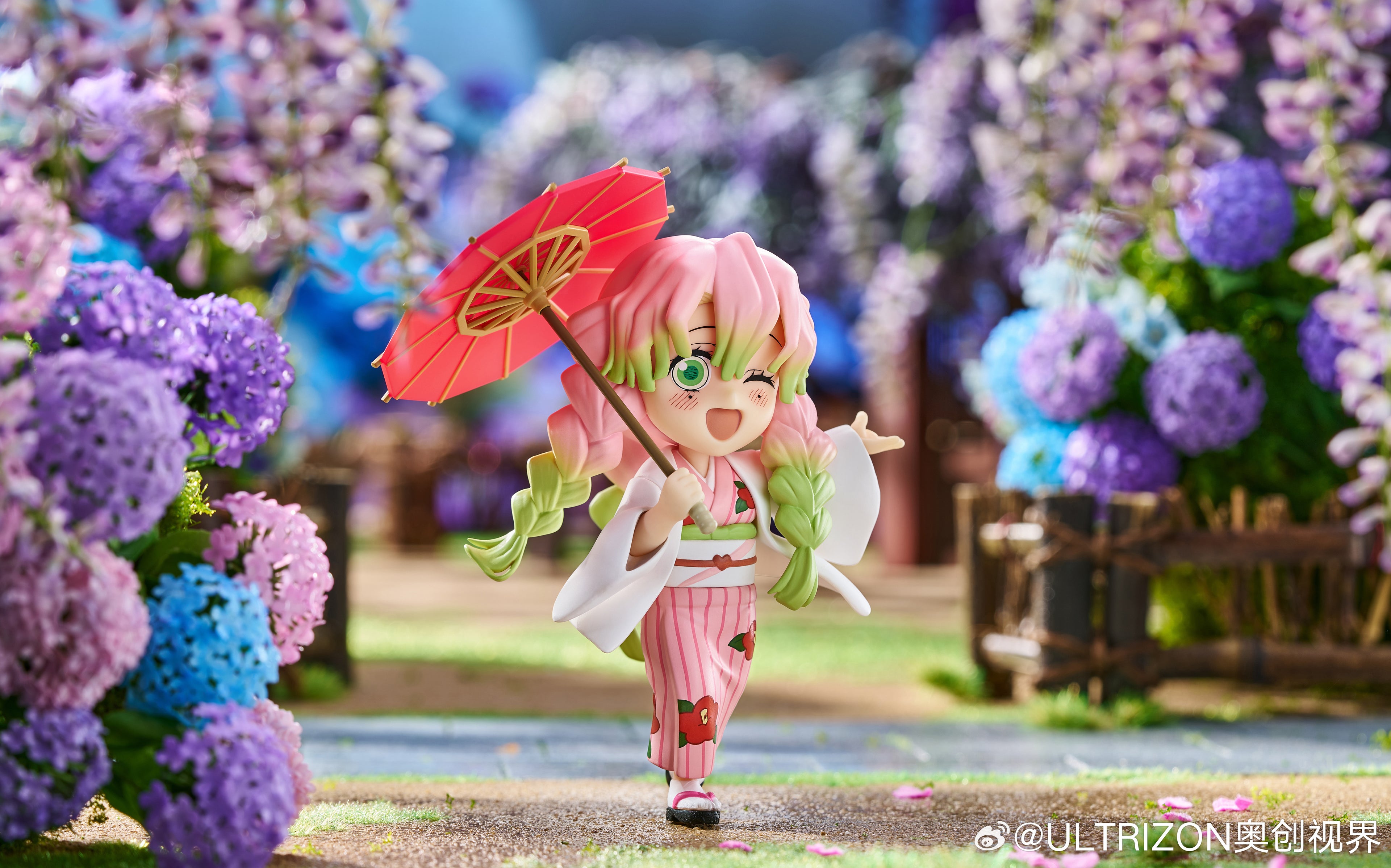 Demon Slayer: Zenitsu Agatsuma Chibi Figure - Rainy Season Series Type A