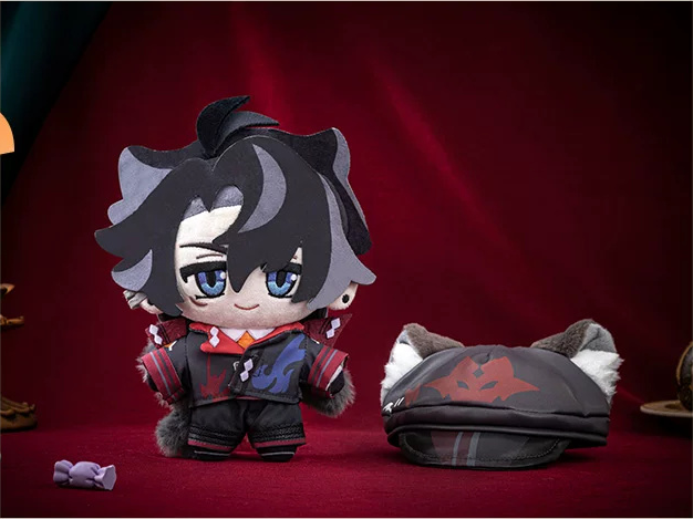 Wriothesley plush with the wolf-ear beret taken off and placed beside him