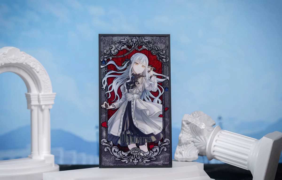 The Oblivionis shikishi standing between a white arch and a fallen column (props not included)