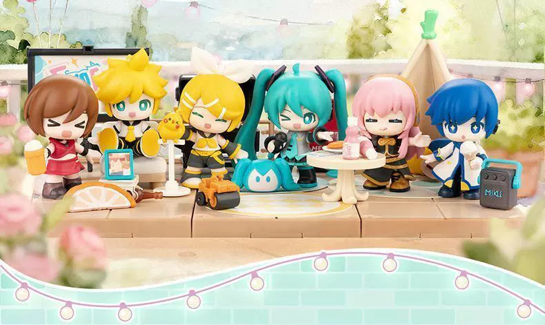 Hatsune Miku: Megurine Luka Mini Figure - Terrace Party Series