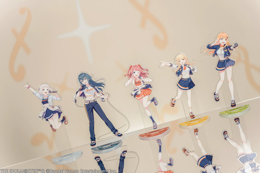 Angled photo of assembled stands on a mirror; Saki Hanami is centre