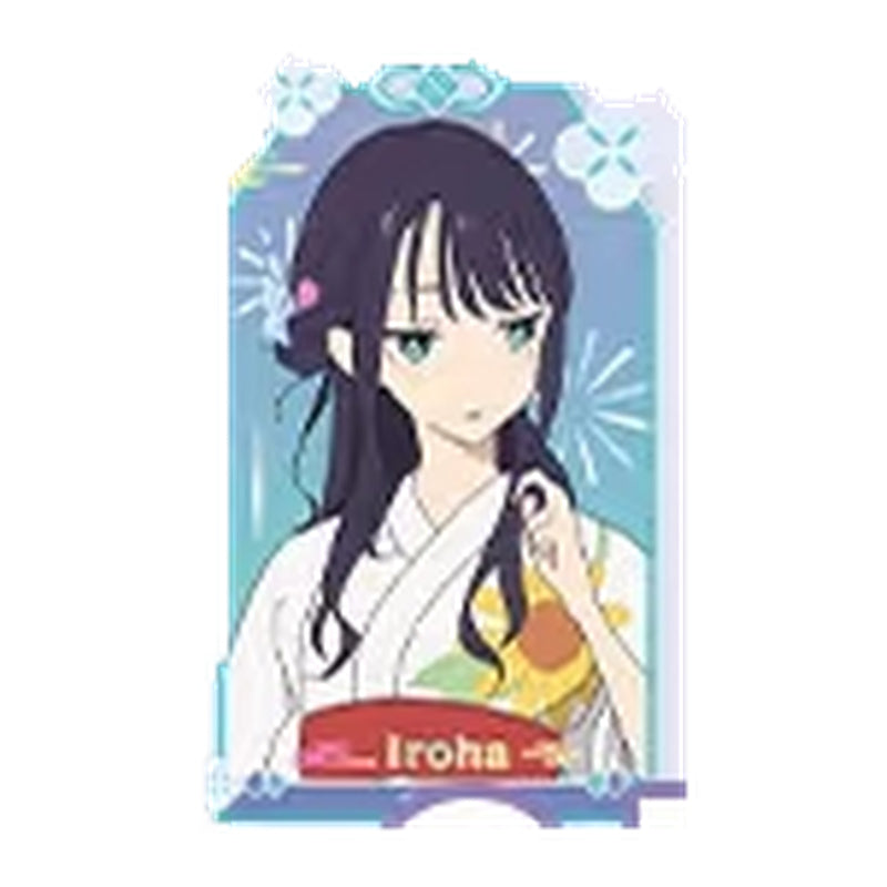 Iroha Sakayori in a white yukata in a blue floral frame